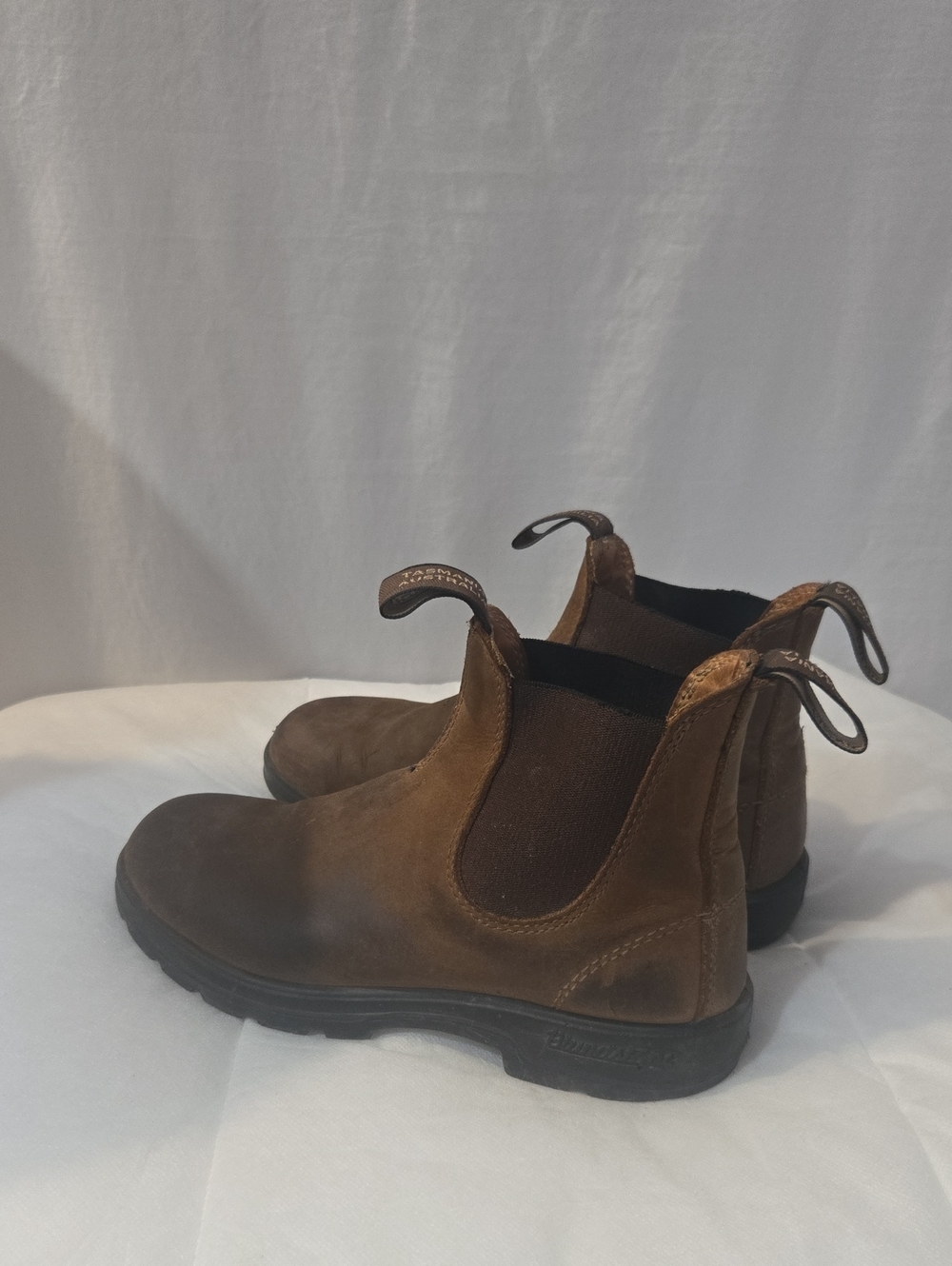 Blundstone Brown Leather Chukka Slip-On Boots